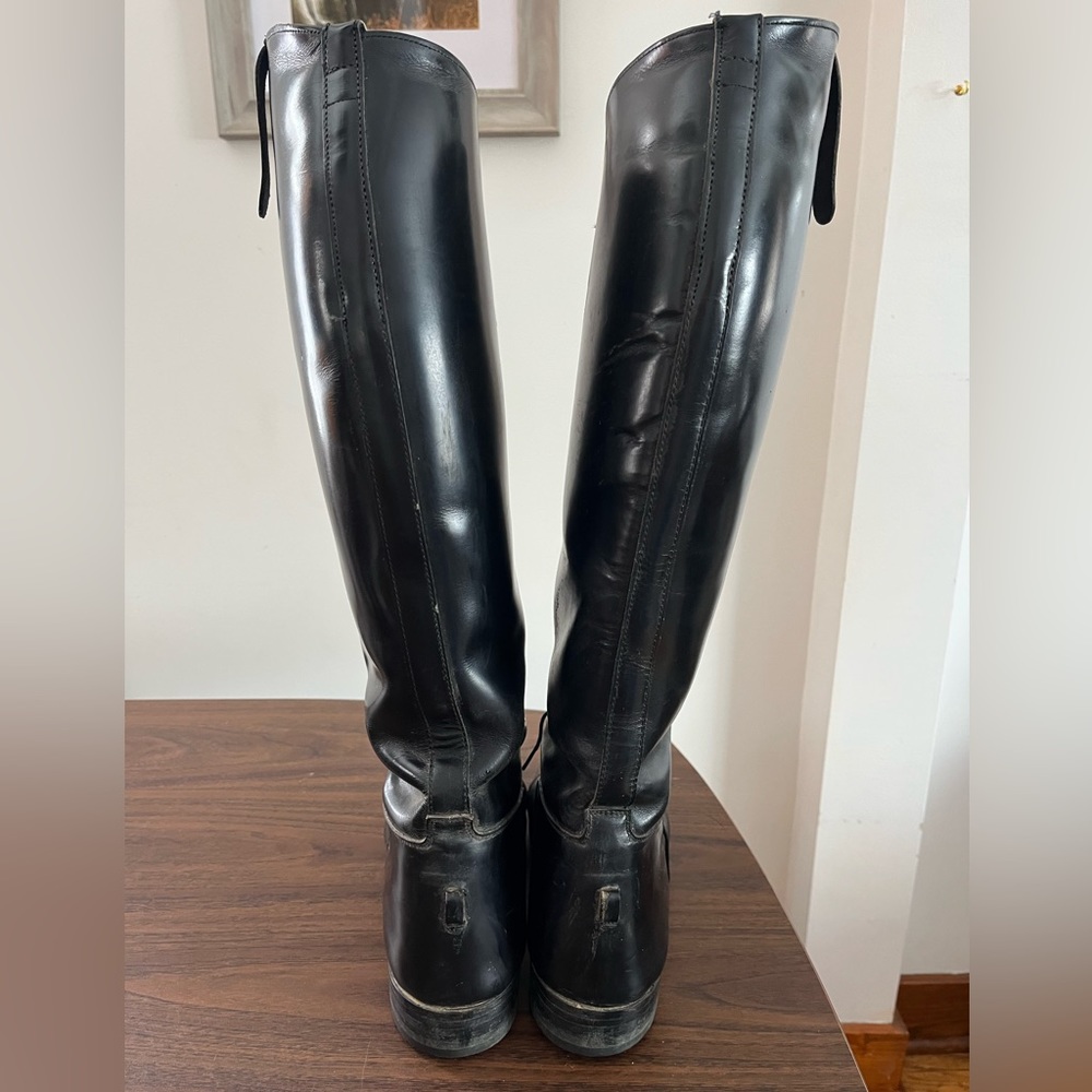 English real leather boots in great shape.